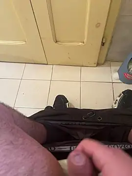 Snapshot of Franco2144 chatting on January 2025 02:55:01 PM Franco2144 online show from January 2025 02:55:01 PM