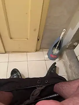 Snapshot of Franco2144 chatting on January 2025 06:53:02 PM Franco2144 online show from January 2025 06:53:02 PM