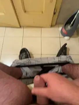 Snapshot of Franco2144 chatting on January 2025 02:40:02 PM Franco2144 online show from January 2025 02:40:02 PM