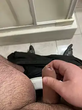 Snapshot of Franco2144 chatting on March 2025 09:53:01 PM Franco2144 online show from March 2025 09:53:01 PM