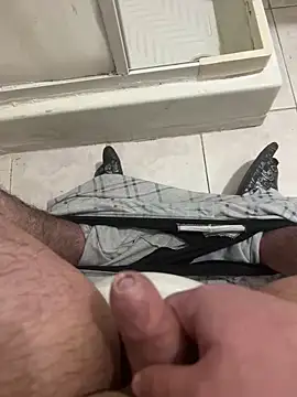 Snapshot of Franco2144 chatting on February 2025 11:33:01 PM Franco2144 online show from February 2025 11:33:01 PM