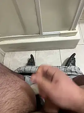 Snapshot of Franco2144 chatting on March 2025 05:07:01 PM Franco2144 online show from March 2025 05:07:01 PM