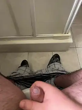 Snapshot of Franco2144 chatting on February 2025 11:18:01 AM Franco2144 online show from February 2025 11:18:01 AM