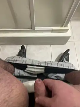 Snapshot of Franco2144 chatting on February 2025 10:52:02 PM Franco2144 online show from February 2025 10:52:02 PM