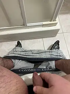 Snapshot of Franco2144 chatting on March 2025 10:53:01 PM Franco2144 online show from March 2025 10:53:01 PM