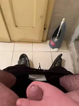 Snapshot of Franco2144 chatting on February 2025 10:30:02 PM Franco2144 online show from February 2025 10:30:02 PM