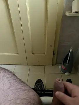 Snapshot of Franco2144 chatting on January 2025 02:13:02 PM Franco2144 online show from January 2025 02:13:02 PM