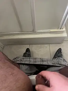 Snapshot of Franco2144 chatting on March 2025 02:40:01 PM Franco2144 online show from March 2025 02:40:01 PM