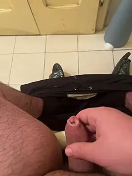 Snapshot of Franco2144 chatting on January 2025 07:54:01 PM Franco2144 online show from January 2025 07:54:01 PM