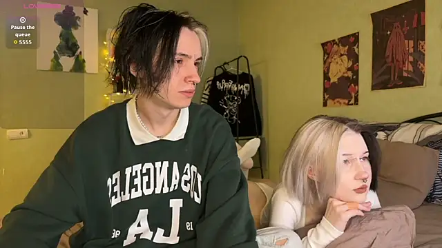 VeryRare TwinS online show from November 2025 10:02:02 PM