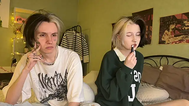 VeryRare TwinS online show from October 2025 10:00:02 PM