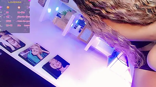 Diva Smith02 online show from March 2026 11:37:02 AM