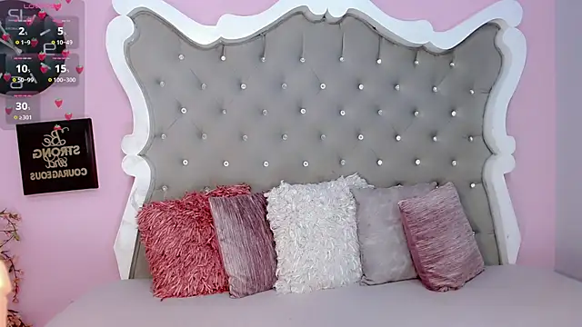 Diva Smith02 online show from January 2025 07:00:01 PM