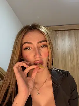 Maddy Jones online show from November 2025 03:38:01 AM