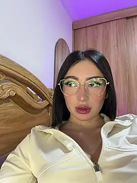 Maddy Jones online show from April 2026 03:31:01 AM