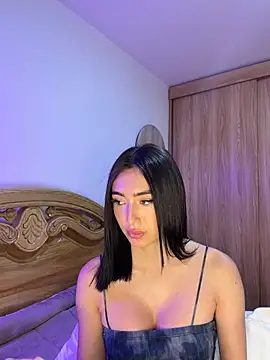 Snapshot of Maddy_Jones chatting on June 2026 02:23:02 AM Maddy Jones online show from June 2026 02:23:02 AM