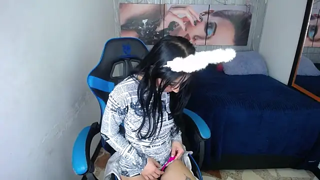 Anniee x online show from October 2025 12:57:01 PM