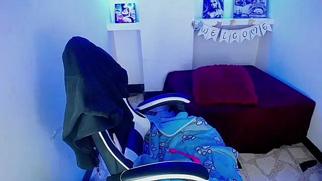 Anniee x online show from February 2026 11:12:01 AM