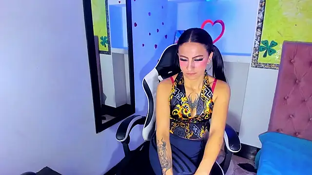 Anniee x online show from May 2026 01:03:01 PM