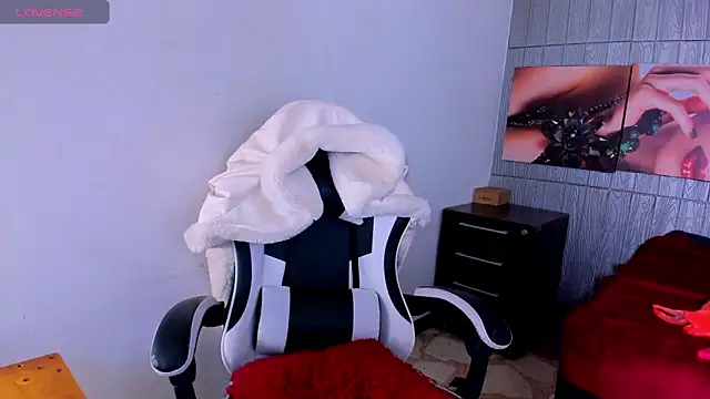 Anniee x online show from May 2026 12:48:02 PM