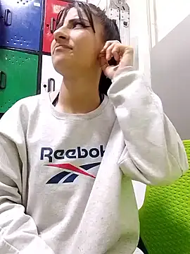 Anniee x online show from November 2025 12:31:01 PM