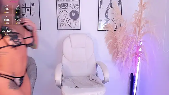 NiiaEvanss online show from October 2025 01:21:02 PM