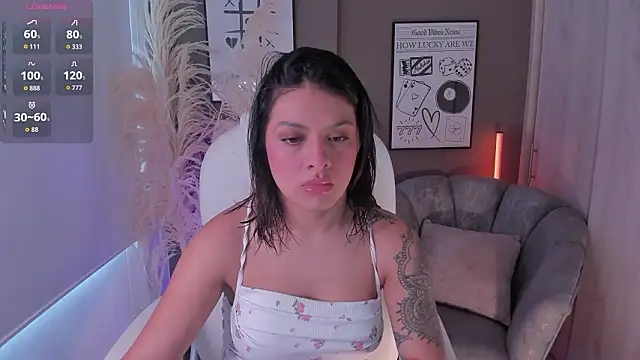 Snapshot of NiiaEvanss chatting on February 2026 03:33:01 PM NiiaEvanss online show from February 2026 03:33:01 PM