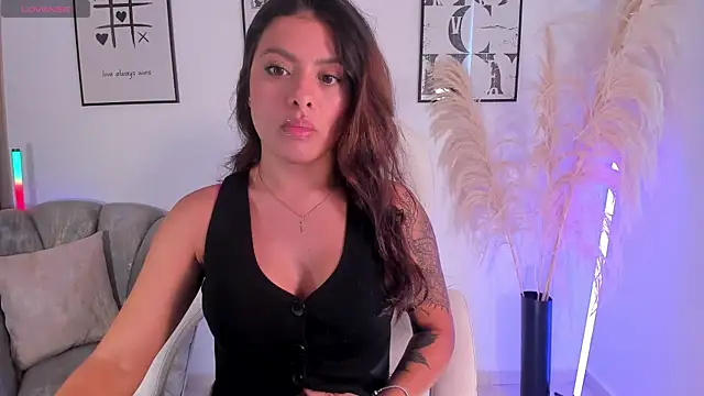 NiiaEvanss online show from October 2025 03:37:02 PM