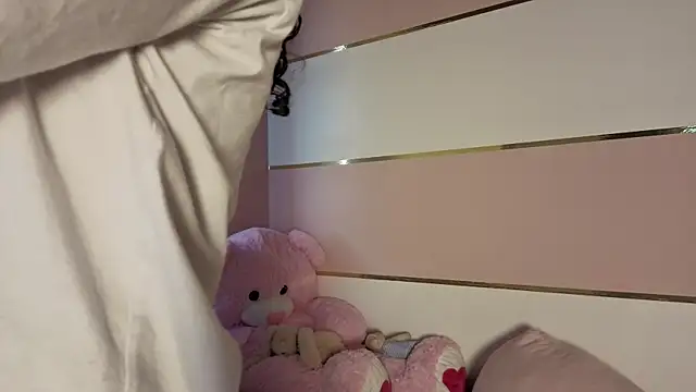 Charlotte  Miller online show from November 2025 11:36:02 AM