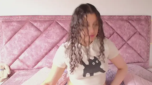 Snapshot of Charlotte__Miller chatting on March 2025 12:04:02 PM Charlotte Miller online show from March 2025 12:04:02 PM
