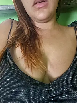 AliceRuivinha2 online show from November 2025 04:40:01 PM