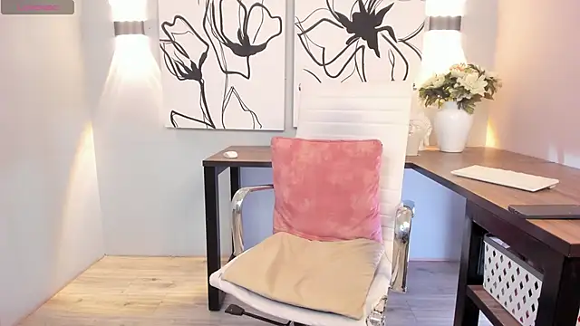 Snapshot of iriis_rosse chatting on March 2025 10:15:02 PM iriis rosse online show from March 2025 10:15:02 PM