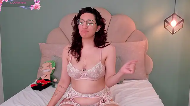 victoria camm online show from November 2025 12:33:01 AM