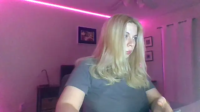 HappyIva online show from December 2025 05:31:02 AM