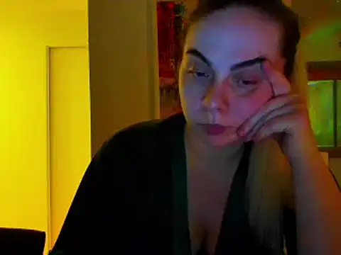 Snapshot of HappyIva chatting on February 2025 11:53:01 AM HappyIva online show from February 2025 11:53:01 AM