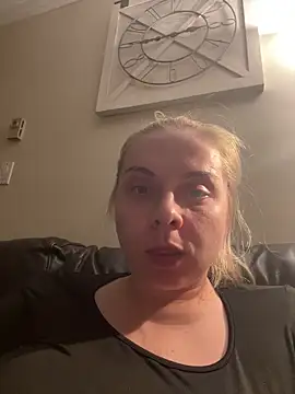 HappyIva online show from November 2025 10:15:02 AM