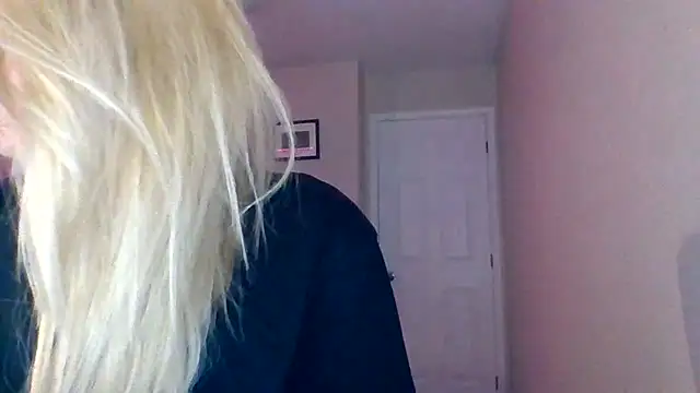 HappyIva online show from October 2025 02:23:01 AM