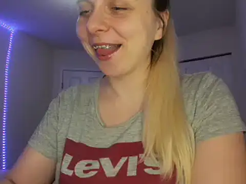 Snapshot of HappyIva chatting on February 2025 08:14:01 AM HappyIva online show from February 2025 08:14:01 AM