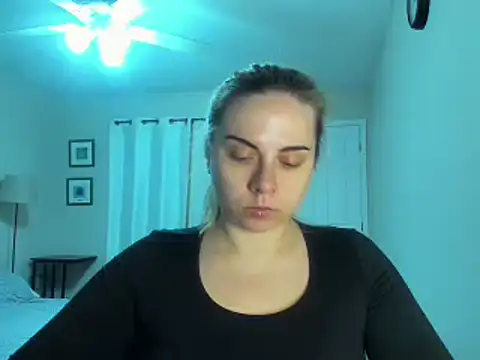Snapshot of HappyIva chatting on September 2025 05:47:01 AM HappyIva online show from September 2025 05:47:01 AM