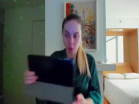 Snapshot of HappyIva chatting on January 2025 08:56:01 PM HappyIva online show from January 2025 08:56:01 PM
