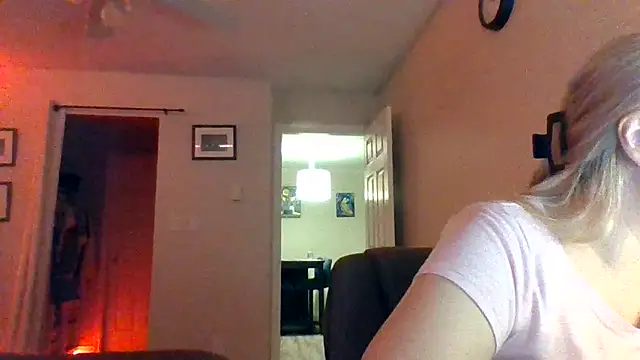 Snapshot of HappyIva chatting on September 2025 06:50:02 AM HappyIva online show from September 2025 06:50:02 AM