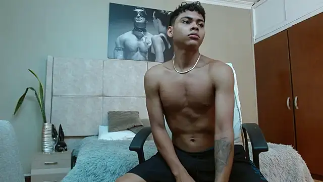 adam piarse01 online show from September 2025 12:09:02 AM