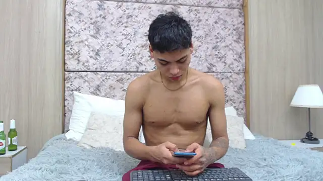 adam piarse01 online show from February 2026 12:09:02 AM