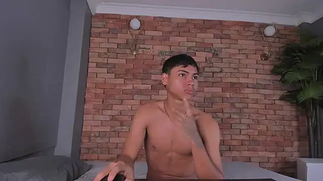 adam piarse01 online show from November 2025 10:54:02 PM