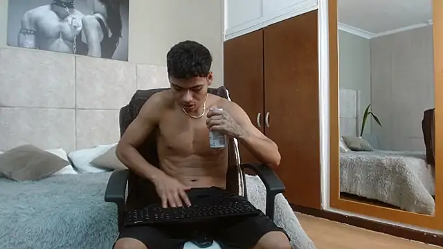 adam piarse01 online show from September 2025 02:07:01 AM