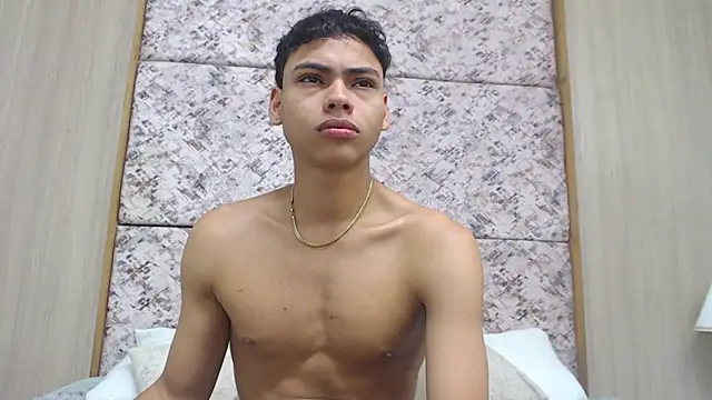 adam piarse01 online show from February 2026 01:55:02 PM