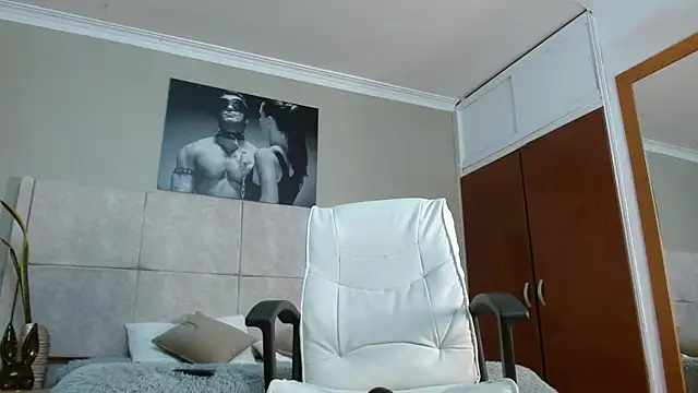 adam piarse01 online show from September 2025 05:23:02 AM