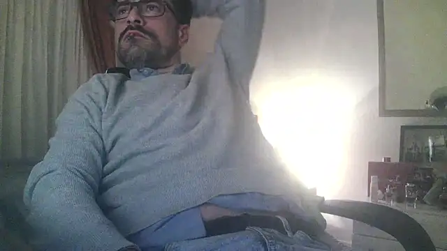 Snapshot of Patrickhound chatting on January 2025 01:18:02 AM Patrickhound online show from January 2025 01:18:02 AM