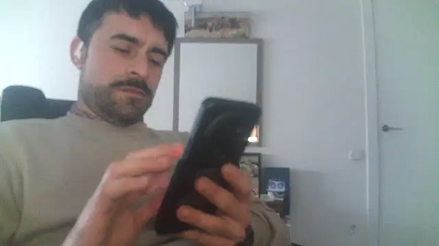 Snapshot of Patrickhound chatting on January 2025 02:49:02 PM Patrickhound online show from January 2025 02:49:02 PM