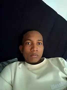 EmiroAndr3S online show from January 2026 06:45:01 PM